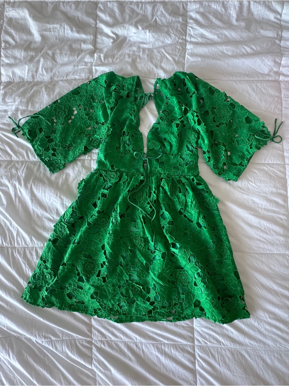 NWT Storia Paulette Floral Crochet Lace Mini Dress VICI Garden Party Size Large - Picture 8 of 13